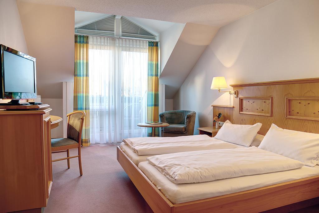 Trip Inn Landhotel Krone Roggenbeuren Kültér fotó