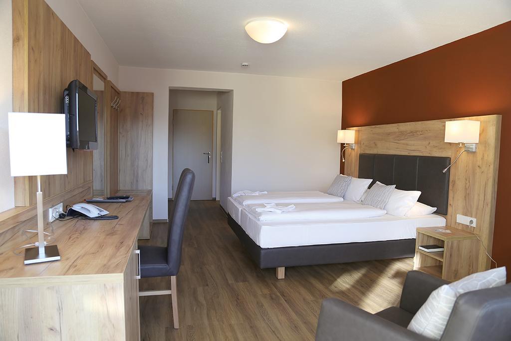 Trip Inn Landhotel Krone Roggenbeuren Kültér fotó